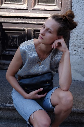 plain black_07_m.jpg